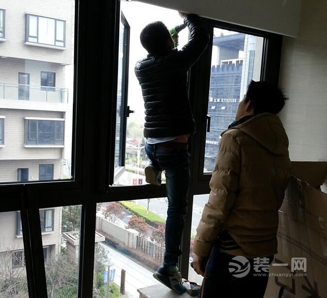 银川装修网防盗纱窗安装图片